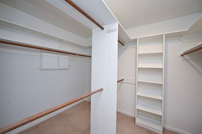 Building Photo - 414 Fox Briar Ln