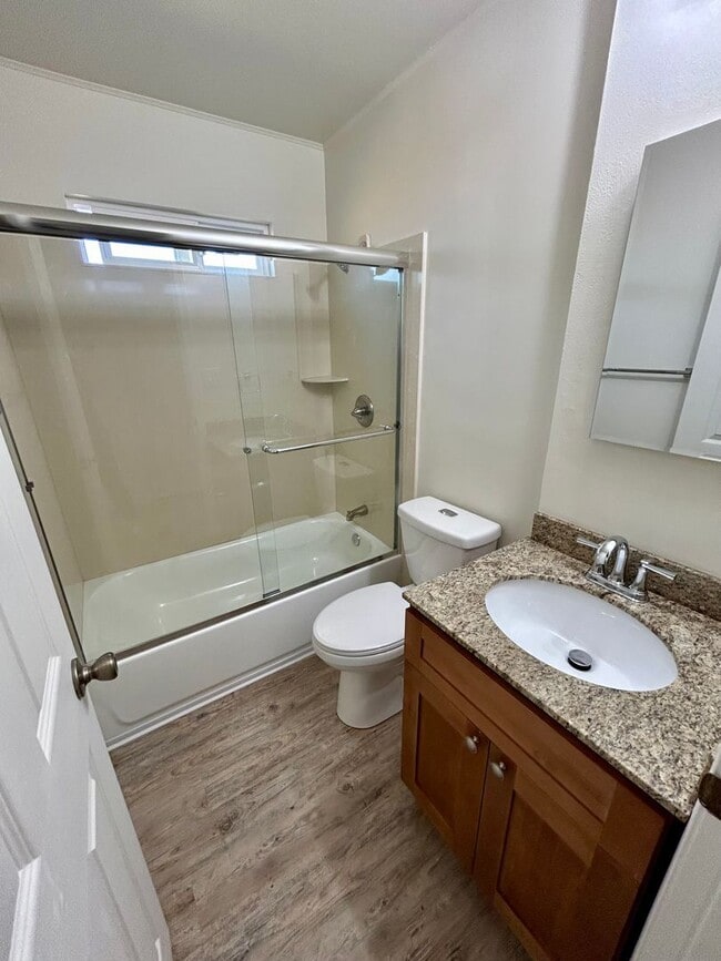 Building Photo - Completely Updated Irvington House!