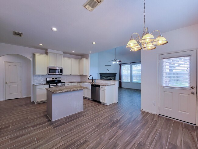 Building Photo - 6511 Canyon Mist Ln