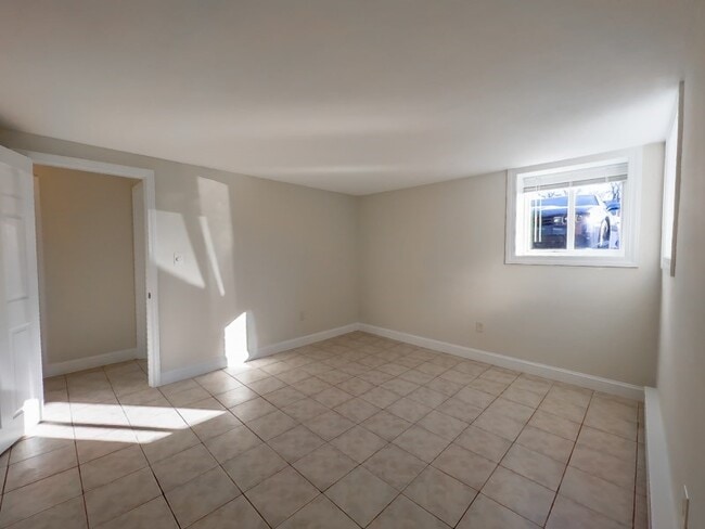 Building Photo - 592 American Legion Hwy