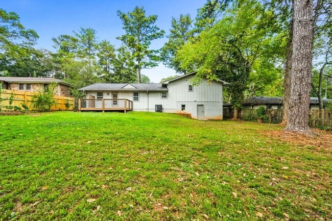 Building Photo - 3089 Del Monico Dr