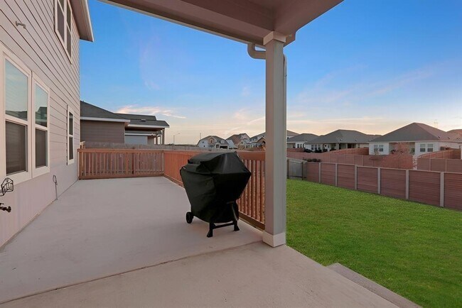 Building Photo - 19316 Berringer Dr