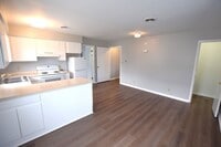 Building Photo - 13 SE 2nd St