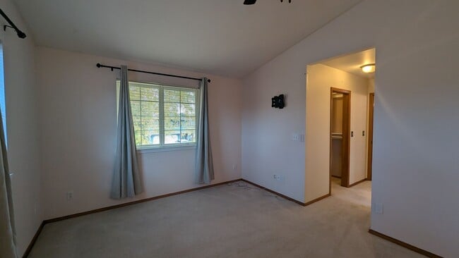 Building Photo - 17180 Sawyer St SE