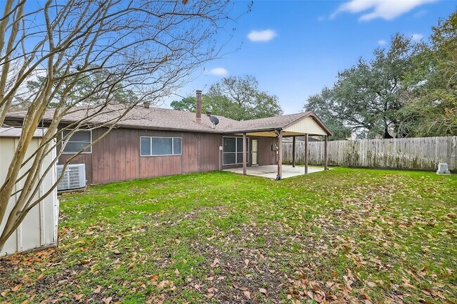 Building Photo - 21623 Crescent Heights St