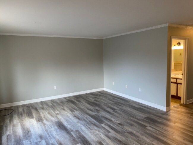 Building Photo - 361 Belmont Dr