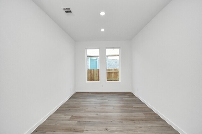 Building Photo - 32031 Victoria Meadow Dr