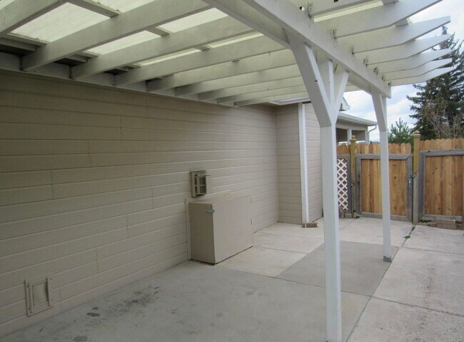 Building Photo - 3920 Robitaille Ct