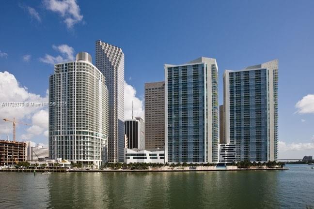 Building Photo - 300 S Biscayne Blvd