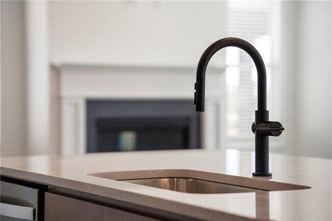 Building Photo - 1042 Winding Br Dr