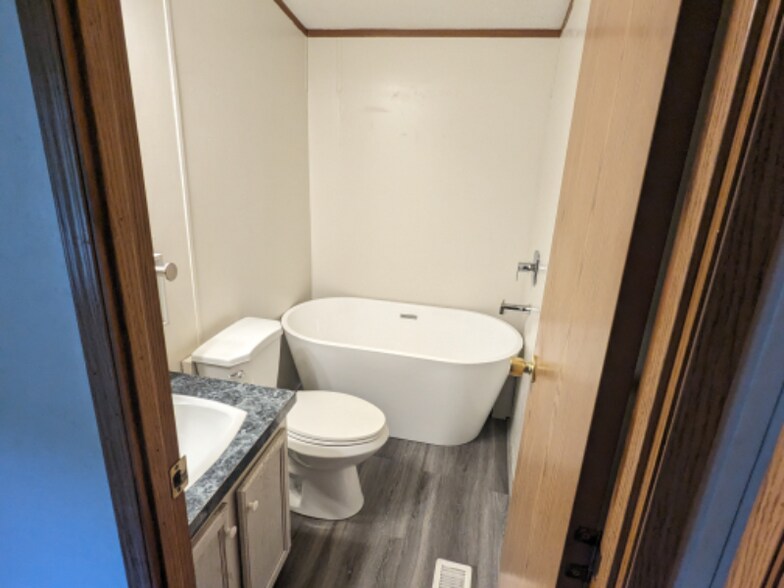 Building Photo - 291 Moses Ln