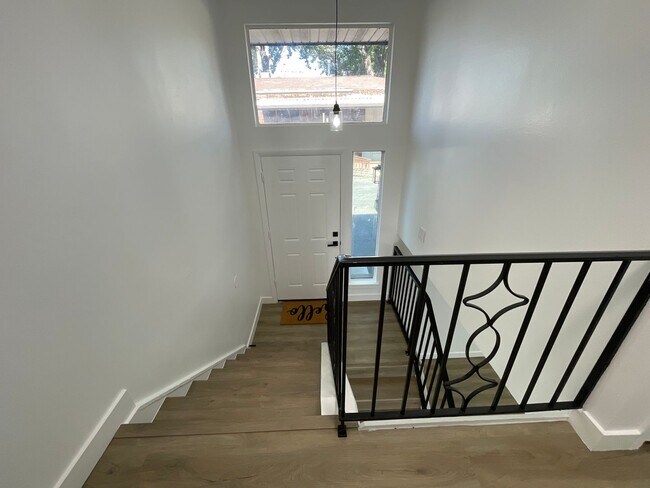 Building Photo - Beautifully Remodeled 2-Bedroom Duplex by Provo River Trail