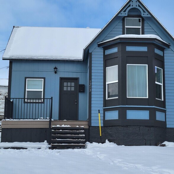 Building Photo - 1213 Center St