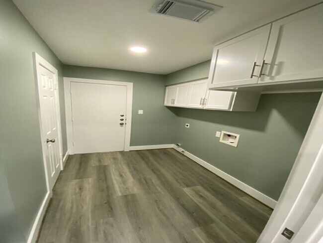 Building Photo - 12803 Cloverwood Dr