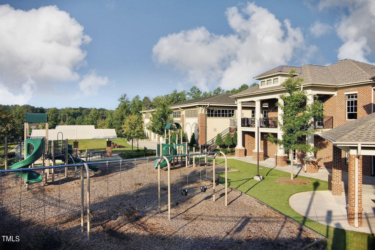 Building Photo - 550 Balsam Fir Dr