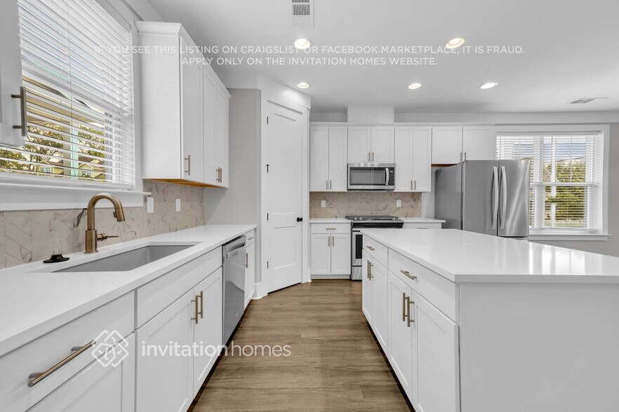 Building Photo - 1200 49th Ave N