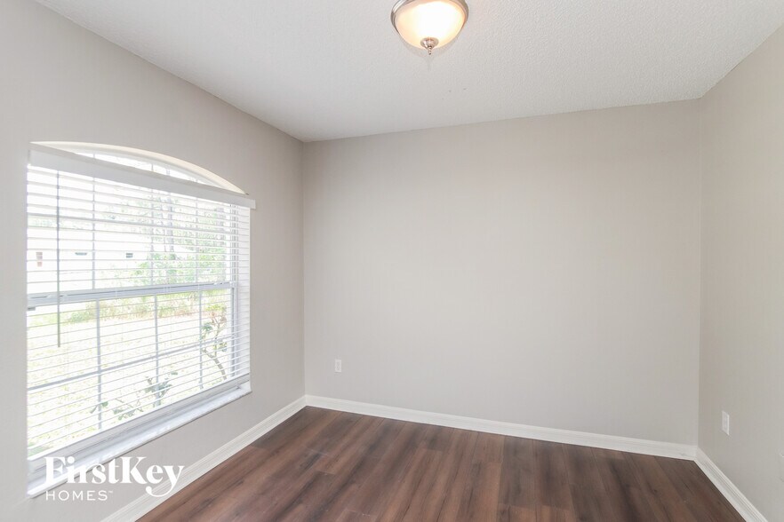 Building Photo - 826 Tedder Rd SE