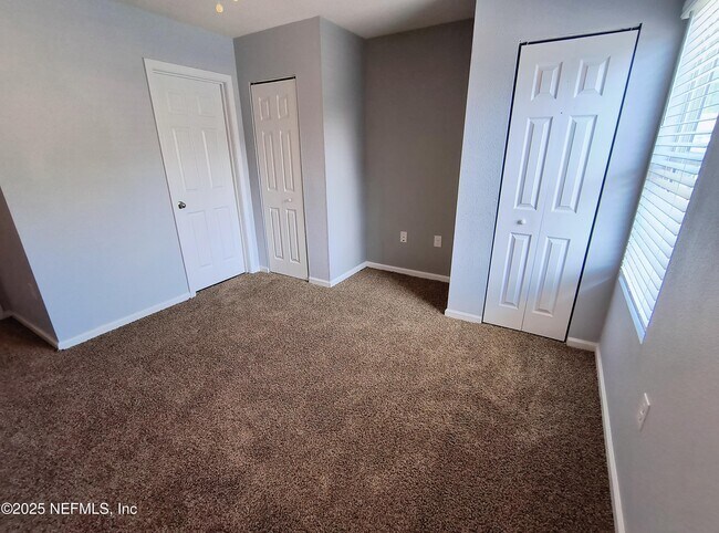 Building Photo - 201 Scotch Pebble Dr
