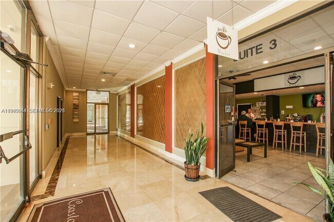 Building Photo - 400 Kings Point Dr