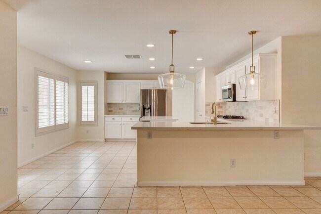 Building Photo - 8913 Arabian Filly Ave