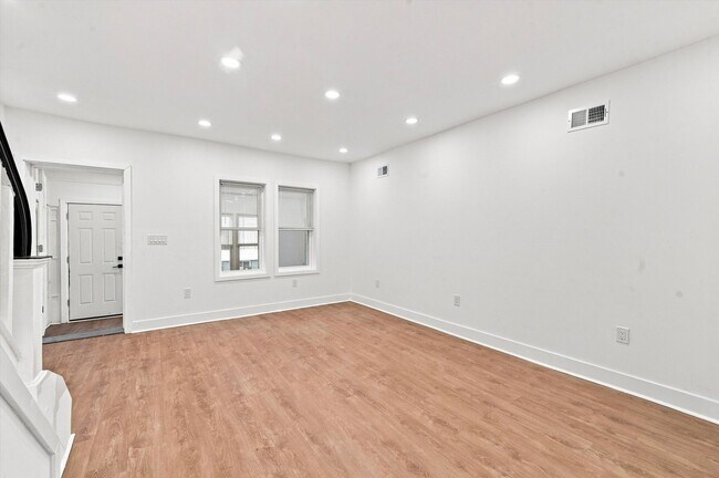 Building Photo - 269 S Hirst St