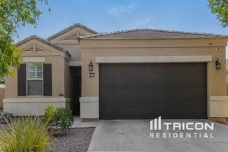 Building Photo - 17943 N Pietra Rd