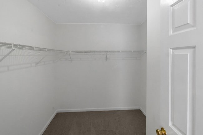 Building Photo - Impressive 3 Bed, 2.5 Bath Home
