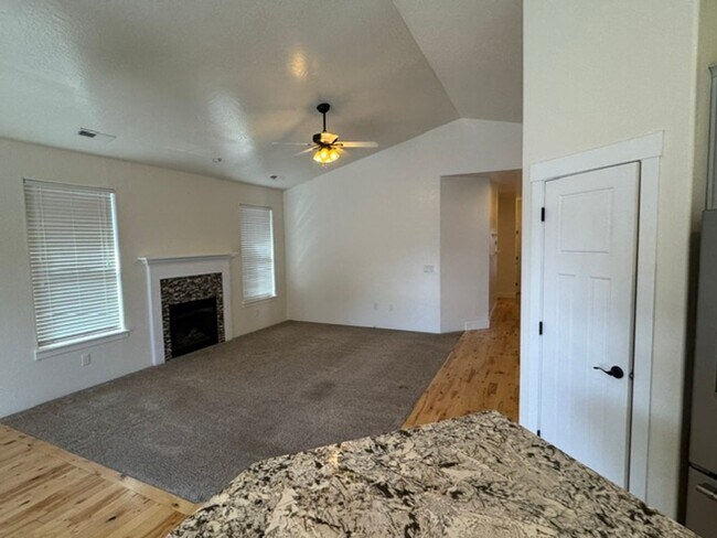 Building Photo - 2435 Bridgewater Way