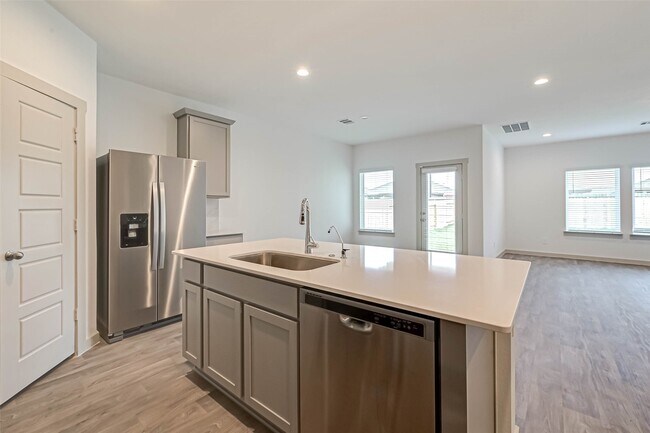 Building Photo - 250 John House Ln