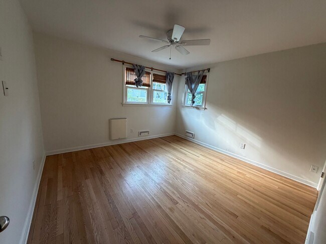 Building Photo - Beautiful Single Family Home In Lovely Neighborhood