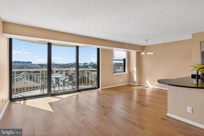 Building Photo - 1200 Braddock Pl