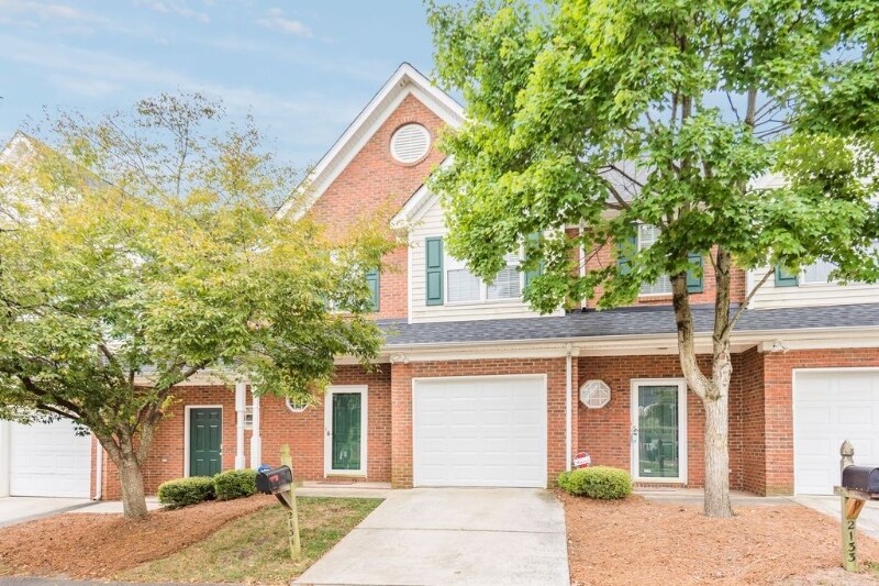 Primary Photo - 2131 Lennox Square Rd