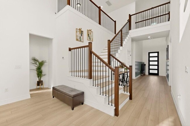 Building Photo - 2121 Lolo Ln