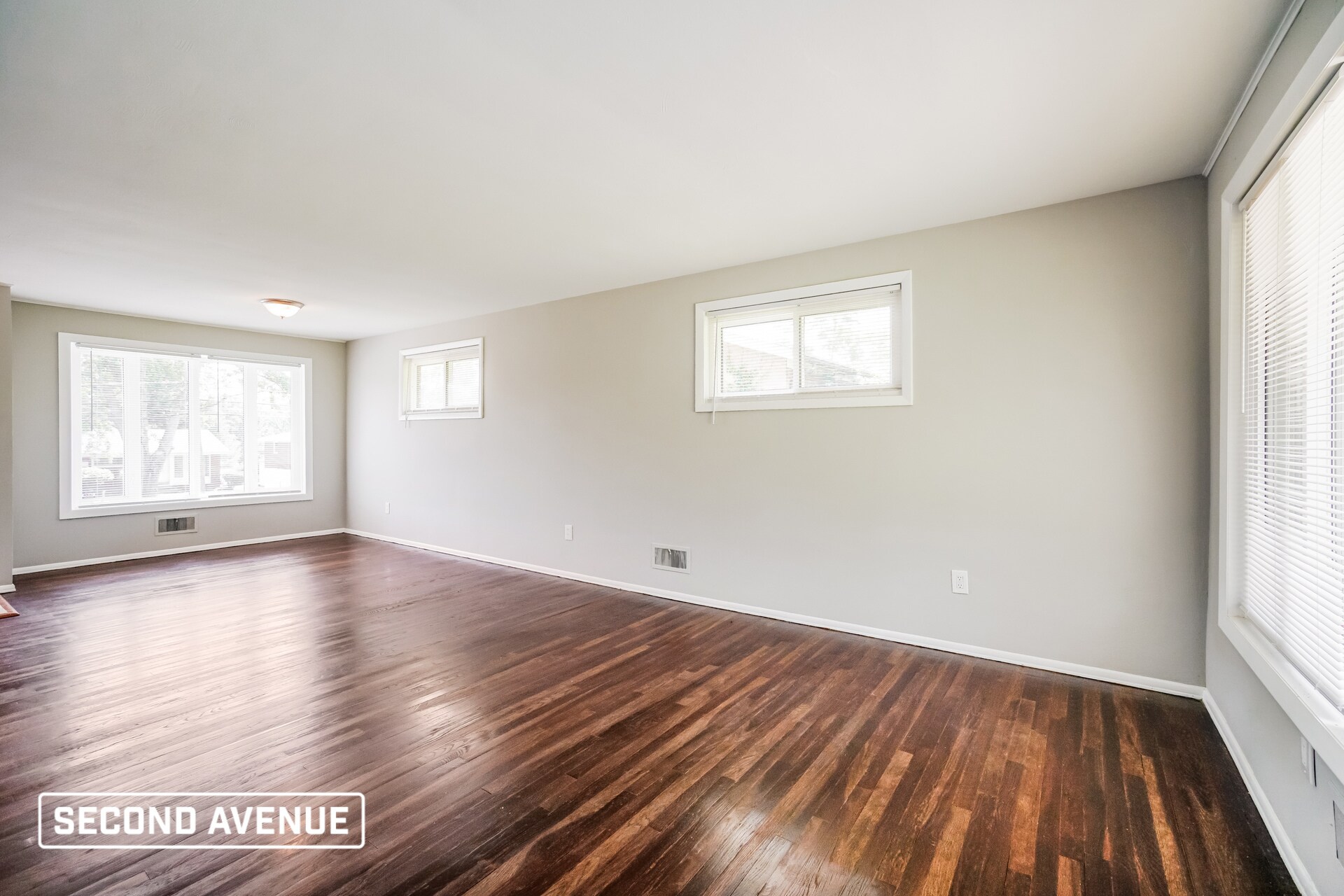 Building Photo - 642 Garden City Dr