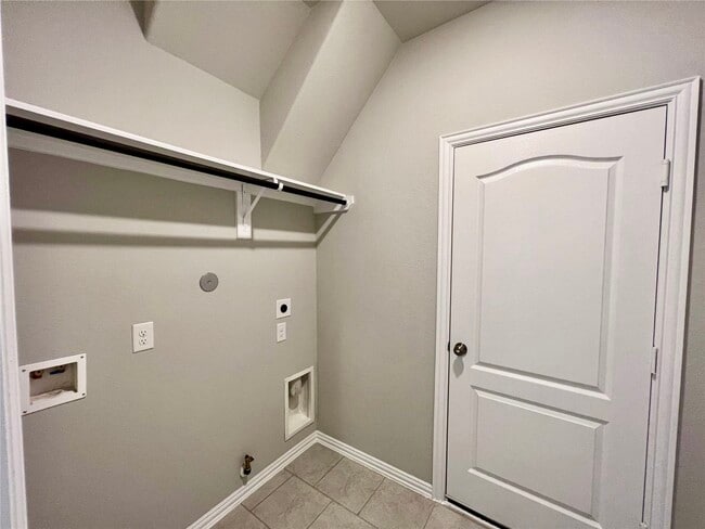 Building Photo - 31418 Horseshoe Meadow Bend Ln
