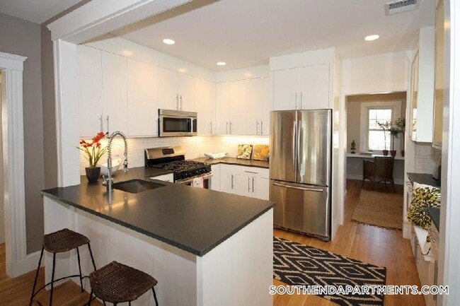 Building Photo - 658 Massachusetts Ave