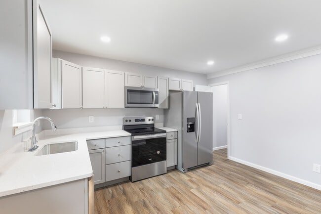 Building Photo - 6900 Seaver Dr NW