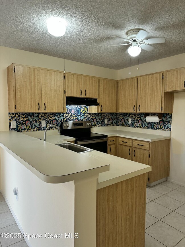 Building Photo - 1441 Sheafe Ave NE