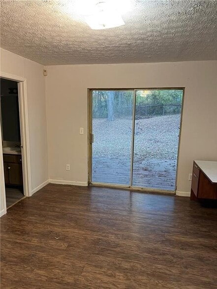 Building Photo - 1744 Vauxhall Dr