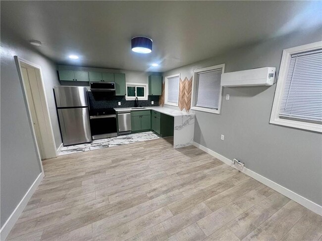 Building Photo - 926 Moreland Ave SE