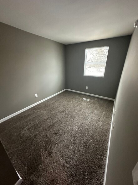 Bedroom 1 - 35 Farmbrook Drive