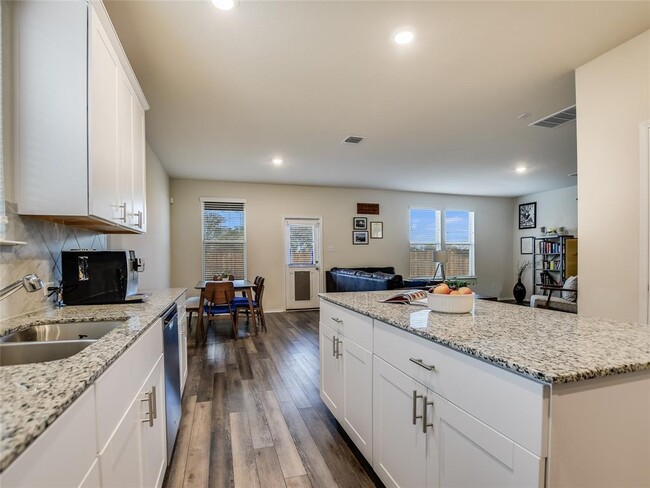 Building Photo - 441 Bella Luna Way