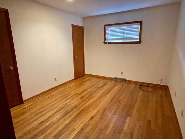 Building Photo - 4 bedroom home in the Heart of Oxford