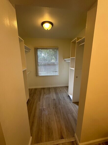 Building Photo - 6634 Gaviota Ave