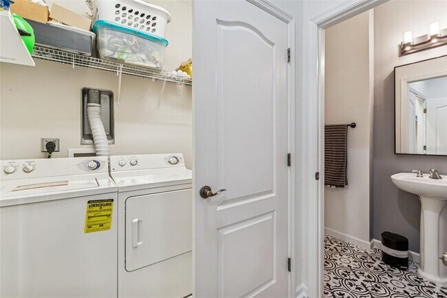 Building Photo - 10659 Whittington Ct