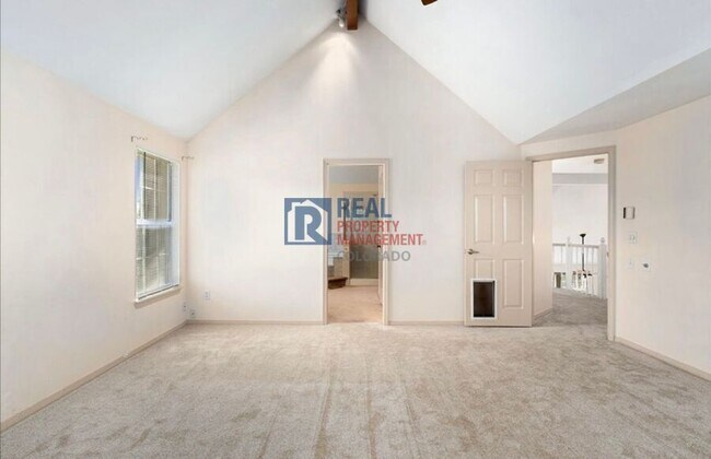 Building Photo - 10010 Irving St