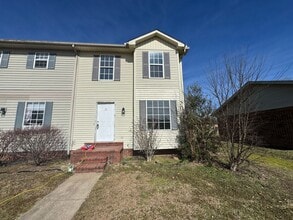 Building Photo - Townhouse in Murray