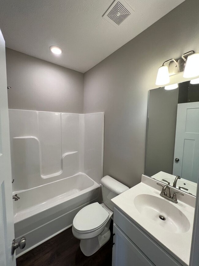 Building Photo - 406 St George Wy