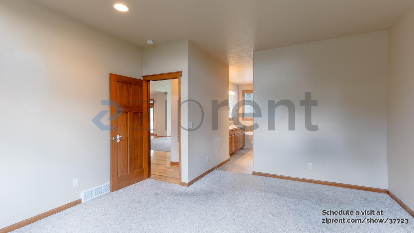 Building Photo - 5606 E 14th Ave
