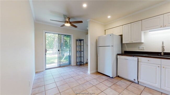 Building Photo - 1601 Cloverdale Ct